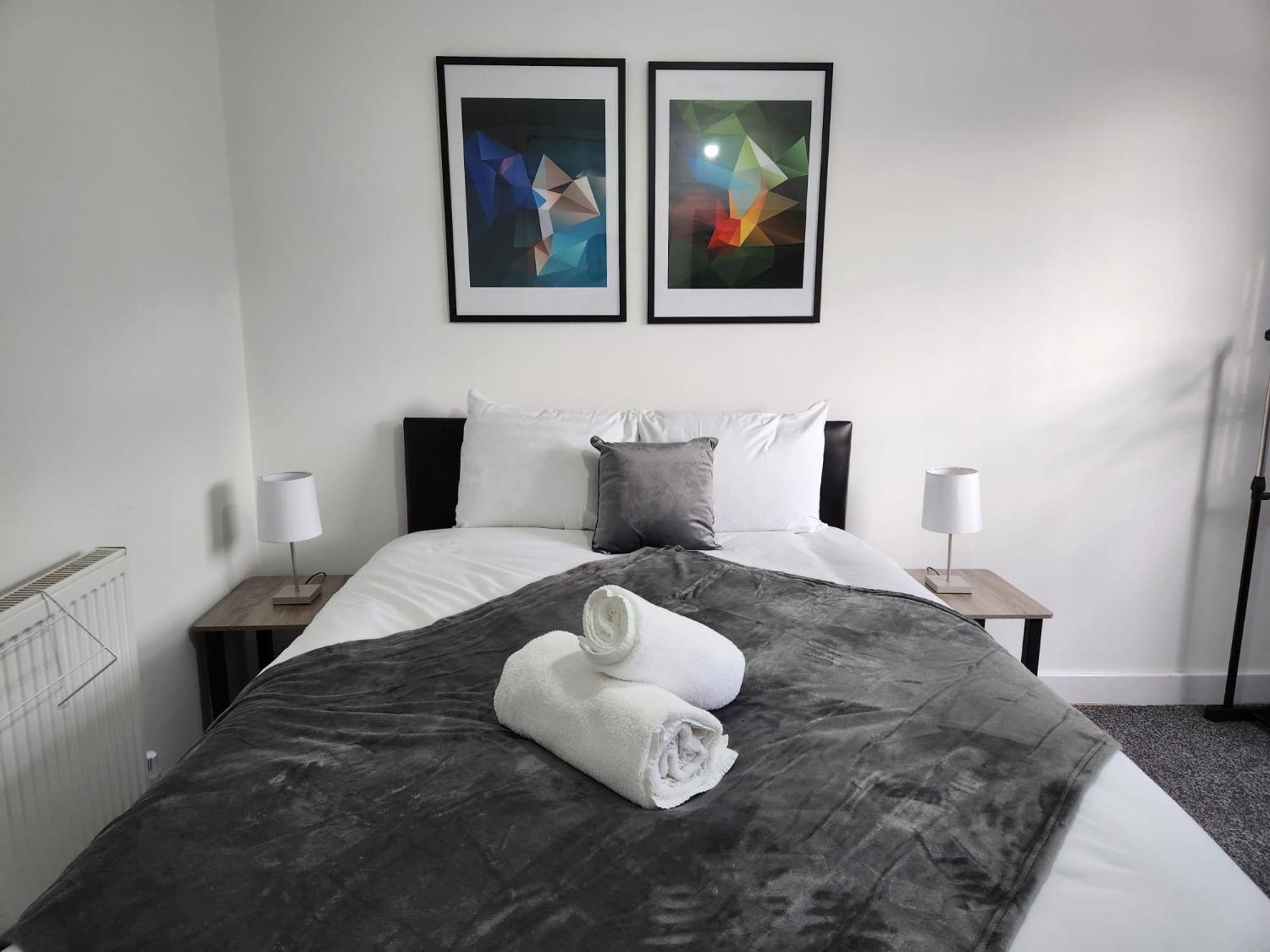 4 Bedroom 2 Bathroom Shared House - Near Bhx And Nec 버밍엄 외부 사진