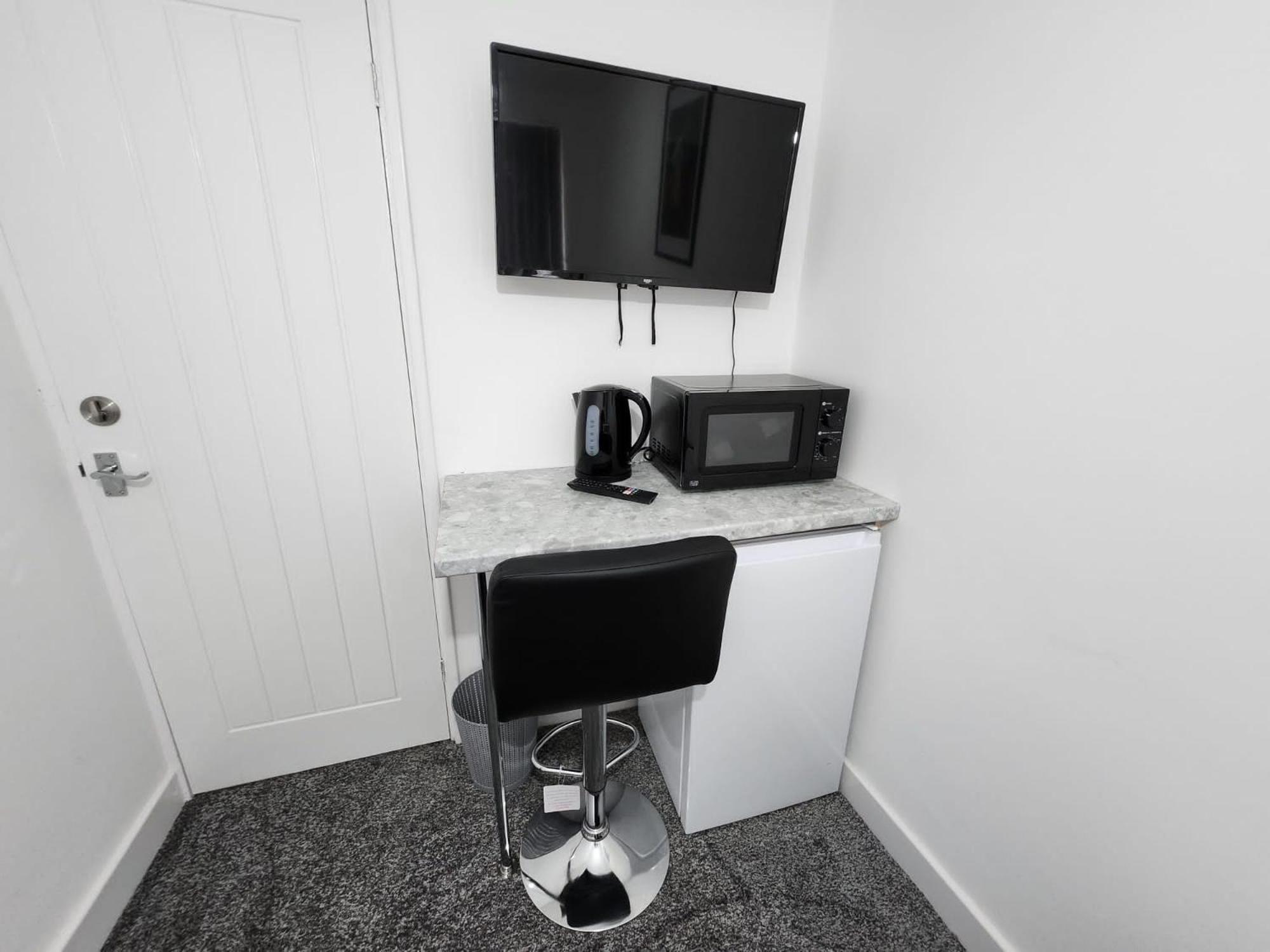 4 Bedroom 2 Bathroom Shared House - Near Bhx And Nec 버밍엄 외부 사진