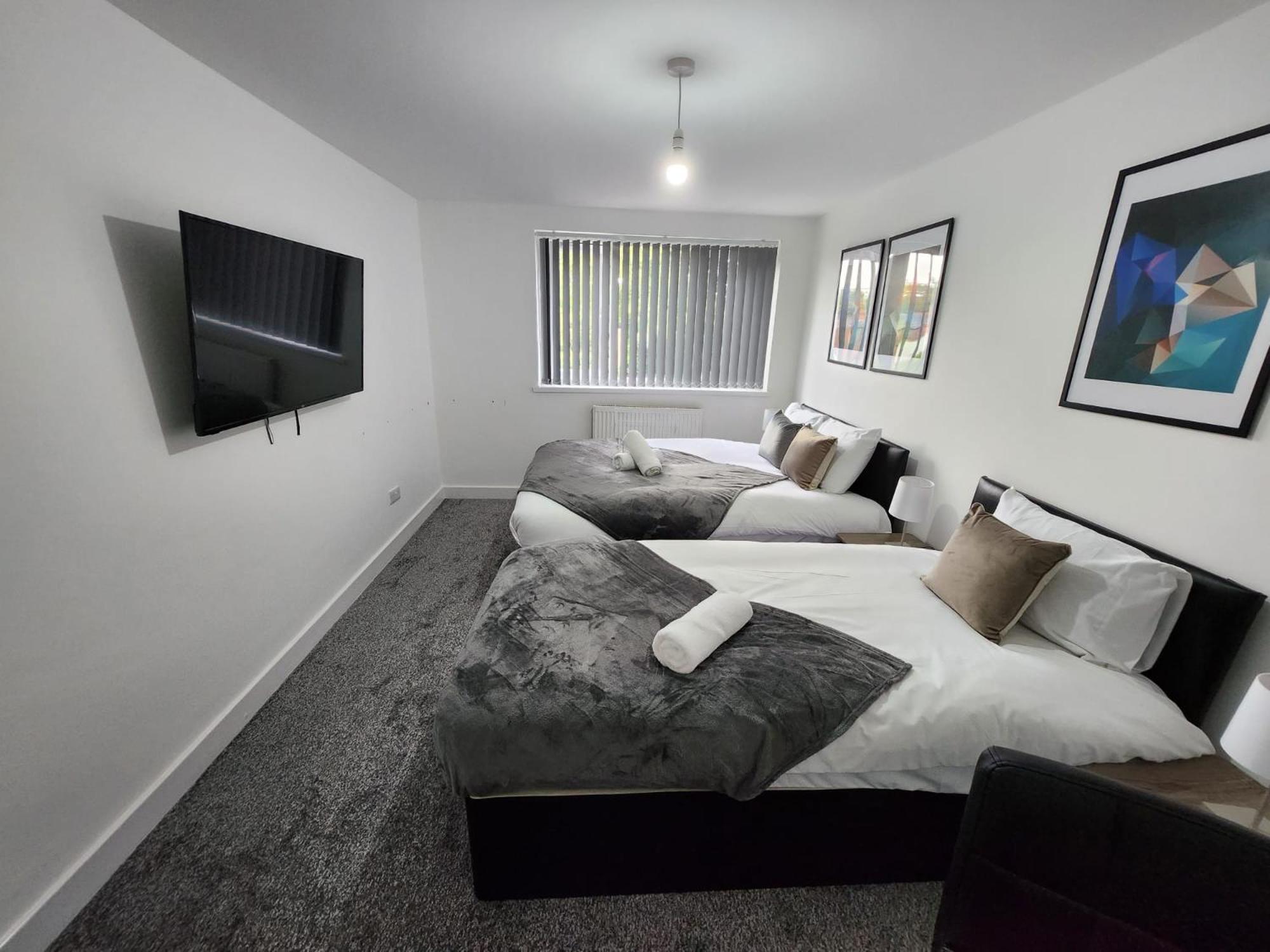 4 Bedroom 2 Bathroom Shared House - Near Bhx And Nec 버밍엄 외부 사진
