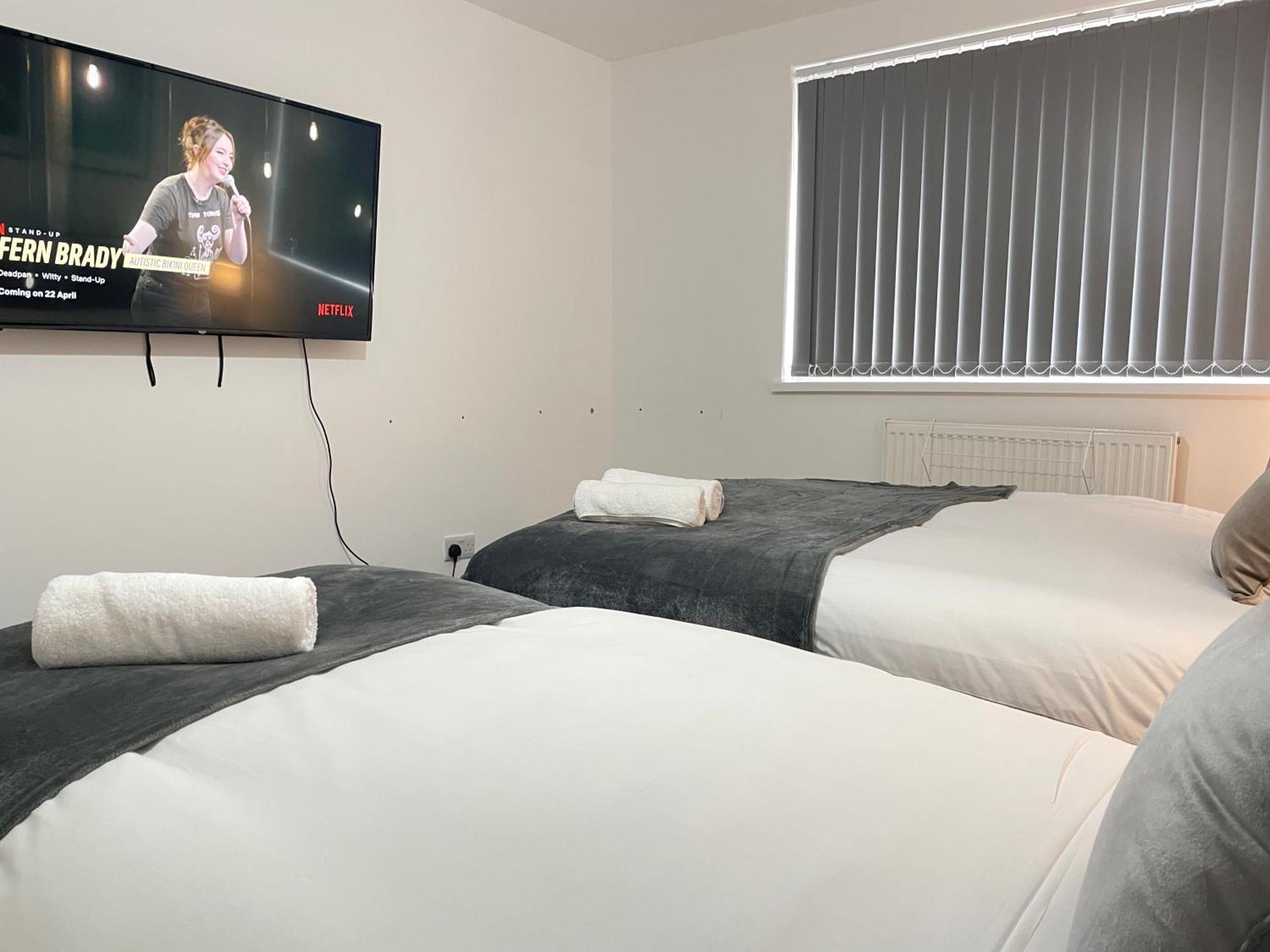 4 Bedroom 2 Bathroom Shared House - Near Bhx And Nec 버밍엄 외부 사진
