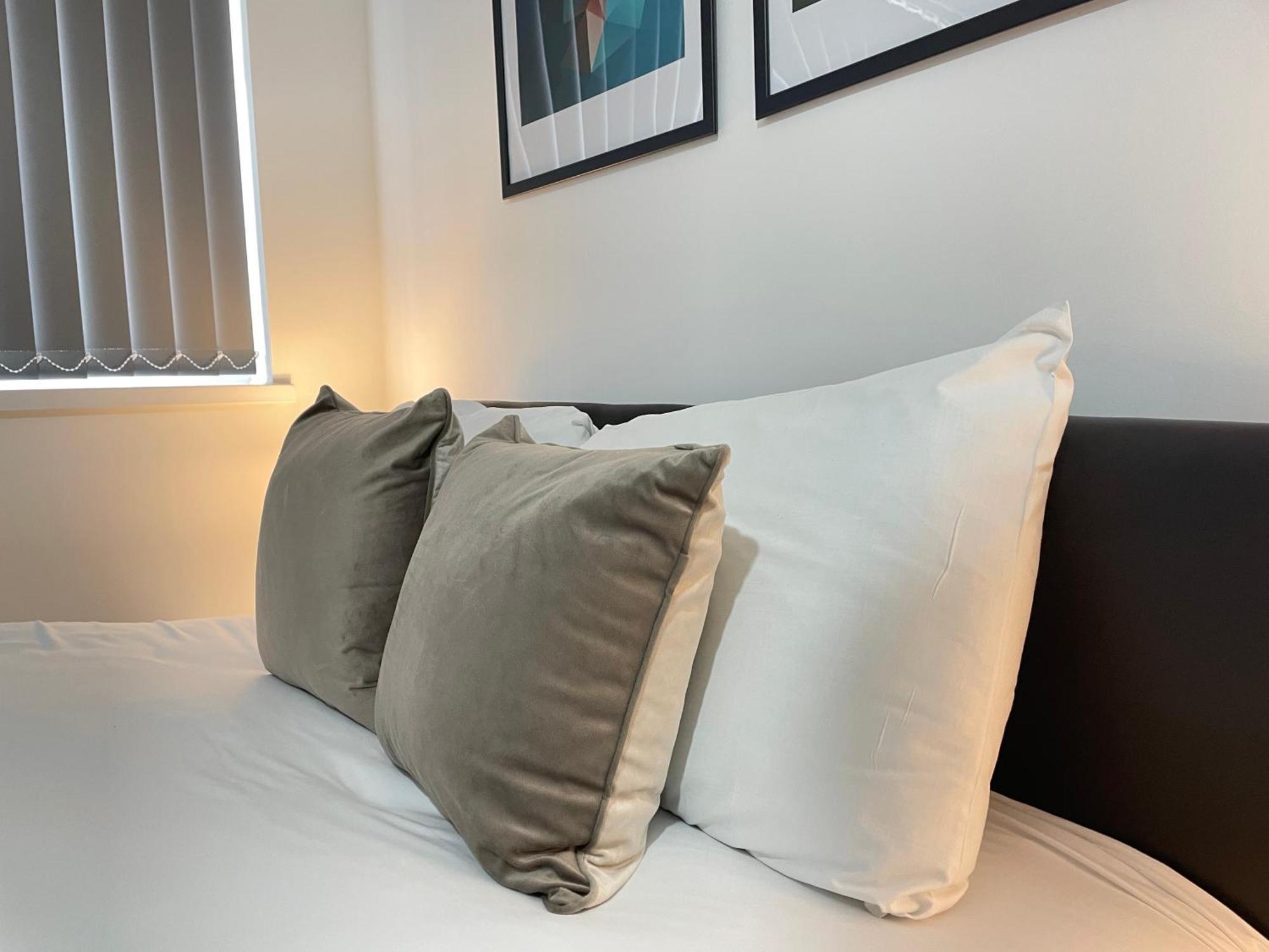 4 Bedroom 2 Bathroom Shared House - Near Bhx And Nec 버밍엄 외부 사진