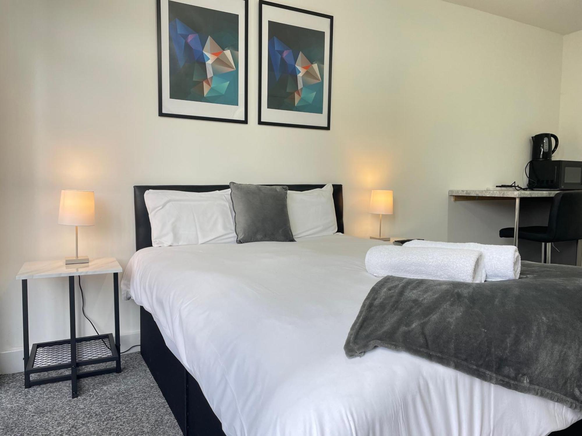 4 Bedroom 2 Bathroom Shared House - Near Bhx And Nec 버밍엄 외부 사진