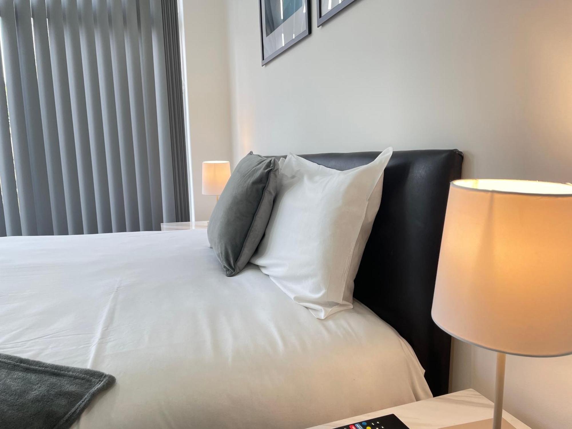 4 Bedroom 2 Bathroom Shared House - Near Bhx And Nec 버밍엄 외부 사진