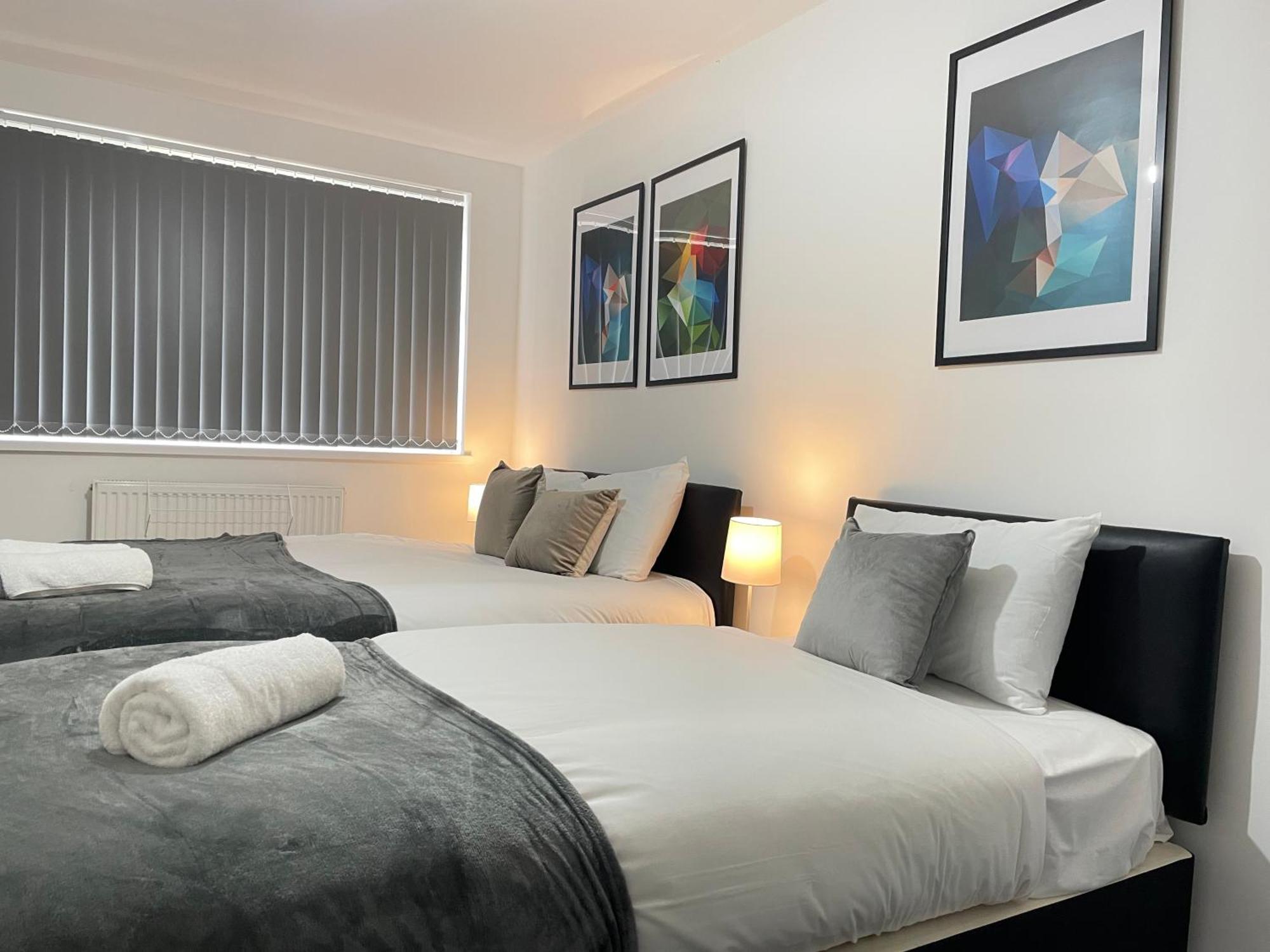 4 Bedroom 2 Bathroom Shared House - Near Bhx And Nec 버밍엄 외부 사진